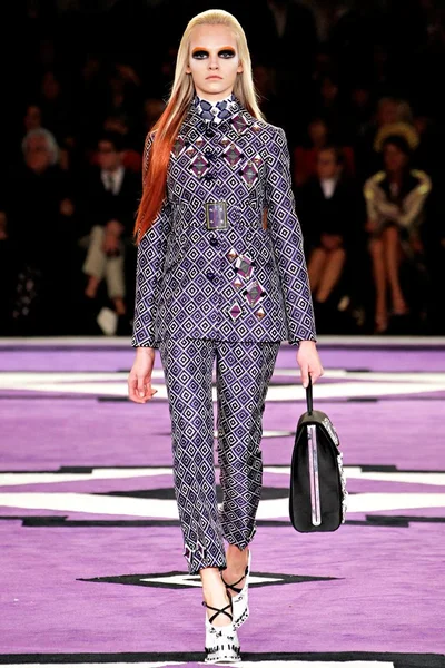 Look 39
